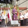Uczniowie podstawówki w przedstawieniu o bł. o. Honoracie Koźmińskim.