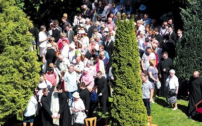 Spotkanie zakończyło się nabożeństwem majowym w seminaryjnym ogrodzie.