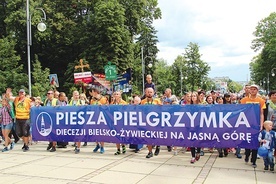 ▲	Diecezjalna pielgrzymka wkracza na Jasną Górę  co roku 11 sierpnia.