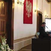 Podczas uroczystej sesji Rady Miejskiej prelekcję wygłosił ks. Andrzej Jędrzejewski.