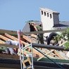 Prace przy wymianie dachu obejmą w tym roku fronton seminarium.