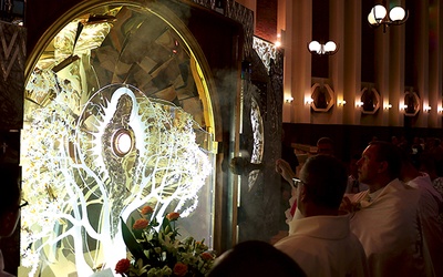 Adorację Najświętszego Sakramentu poprowadził bp Piotr Turzyński.