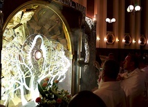 Adorację Najświętszego Sakramentu poprowadził bp Piotr Turzyński.