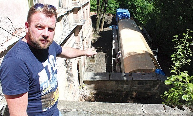 Pod pałacem powstaje peron, a przy nim stanie jeden z najważniejszych wagonów II wojny światowej.