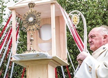 Procesja Bożego Ciała zatrzyma się tradycyjnie przy czterech ołtarzach.