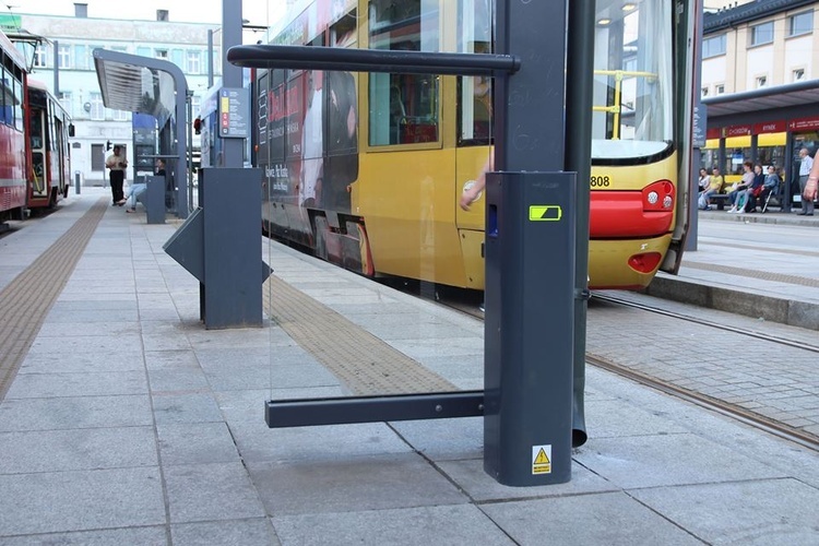 Porty USB na przystankach 