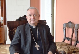 Bp Jan Ozga: Kościół w Kamerunie jest nadal bardzo tradycyjny