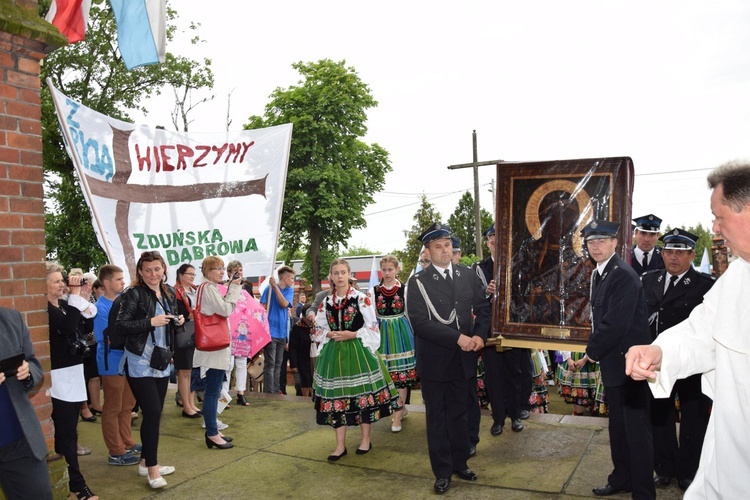 Powitanie ikony MB Częstochowskiej w Zdunach