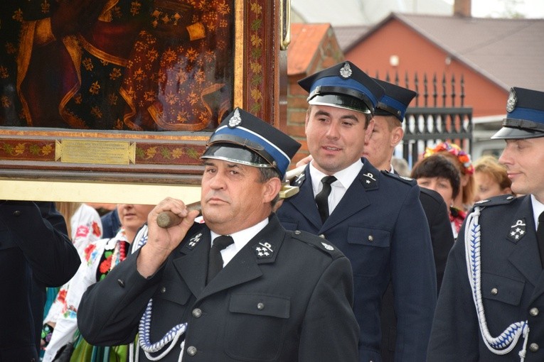 Powitanie ikony MB Częstochowskiej w Zdunach