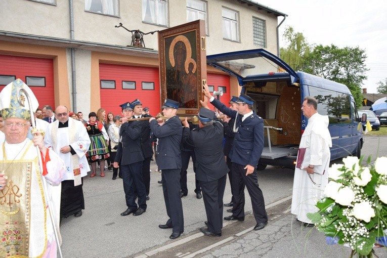 Powitanie ikony MB Częstochowskiej w Zdunach