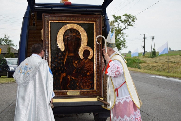 Powitanie ikony MB Częstochowskiej w Zdunach