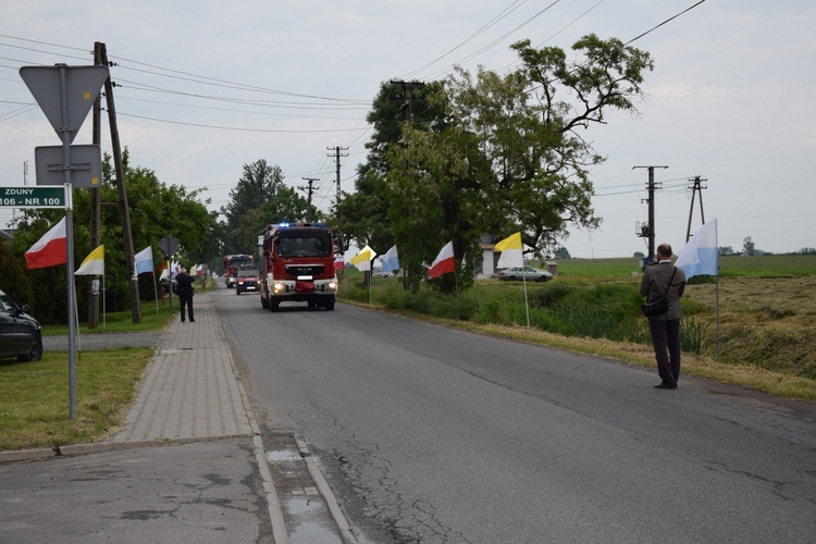 Powitanie ikony MB Częstochowskiej w Zdunach