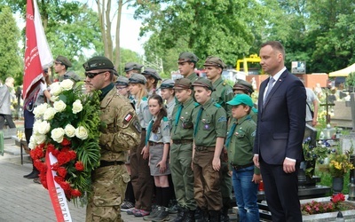 Prezydent RP przy grobie powstańców śląskich w Gliwicach