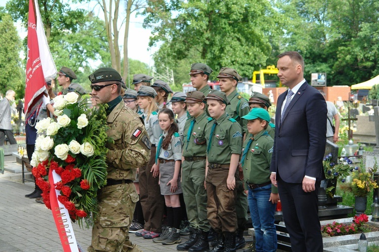 Prezydent RP przy grobie powstańców śląskich w Gliwicach