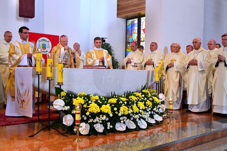 Episkopat Polski w kościele św. Krzyża w Zakopanem