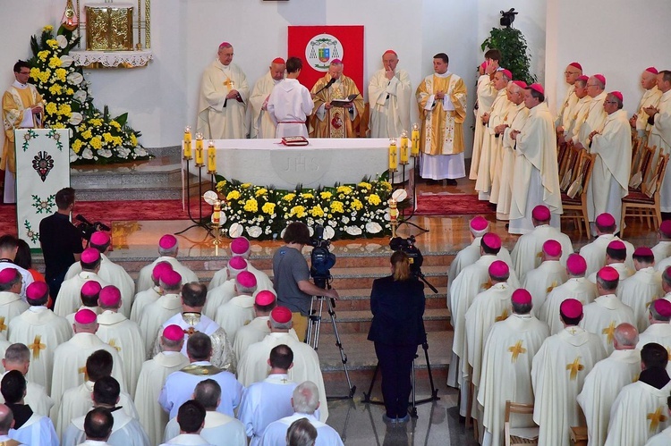 Episkopat Polski w kościele św. Krzyża w Zakopanem