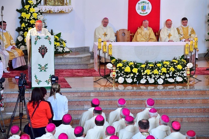 Episkopat Polski w kościele św. Krzyża w Zakopanem