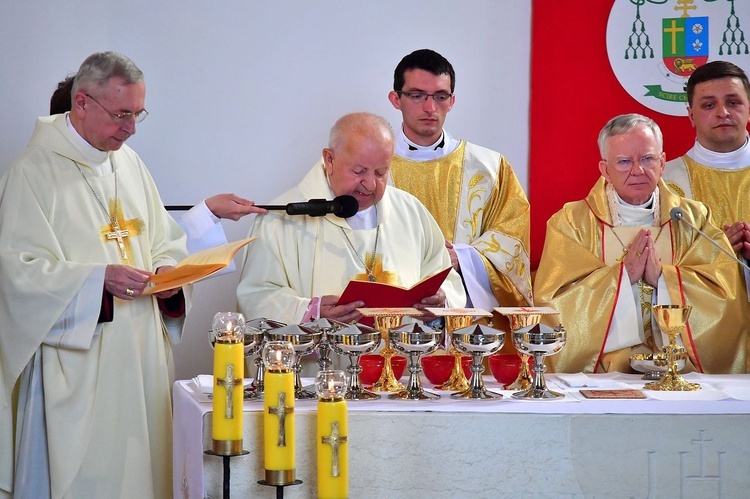 Episkopat Polski w kościele św. Krzyża w Zakopanem