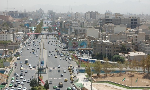 13 zabitych w zamachach w Teheranie