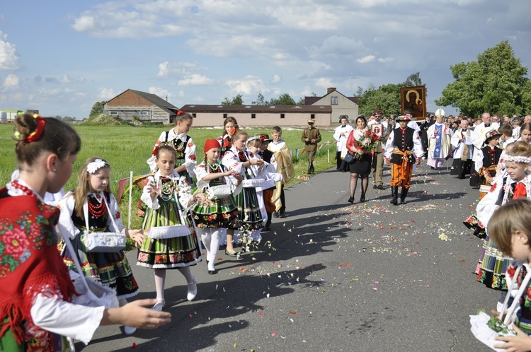 Powitanie ikony MB Częstochowskiej w Bąkowie