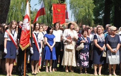 Pamiątkowe zdjęcie uczestników jubileuszu