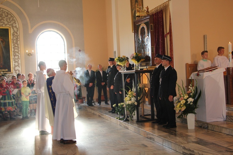 Powitanie ikony MB Częstochowskiej w parafii Chrystusa Dobrego Pasterza w Łowiczu