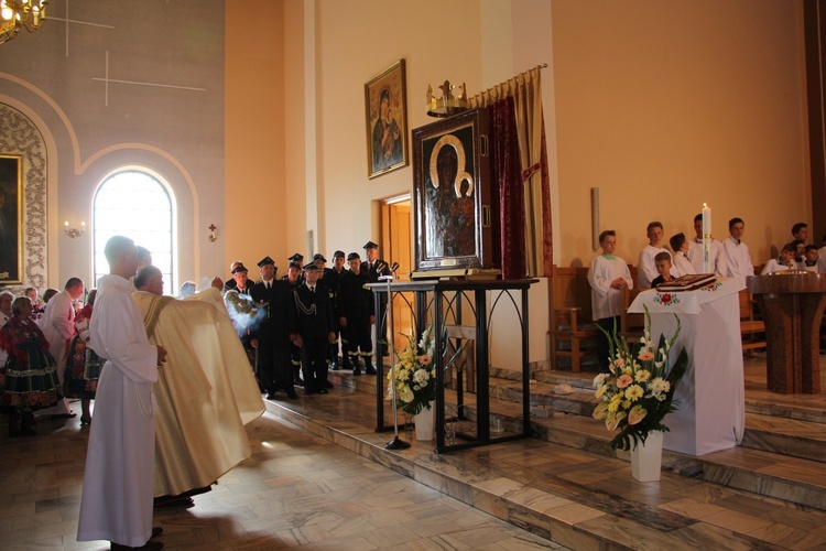 Powitanie ikony MB Częstochowskiej w parafii Chrystusa Dobrego Pasterza w Łowiczu