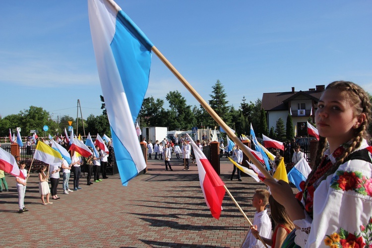 Powitanie ikony MB Częstochowskiej w parafii Chrystusa Dobrego Pasterza w Łowiczu