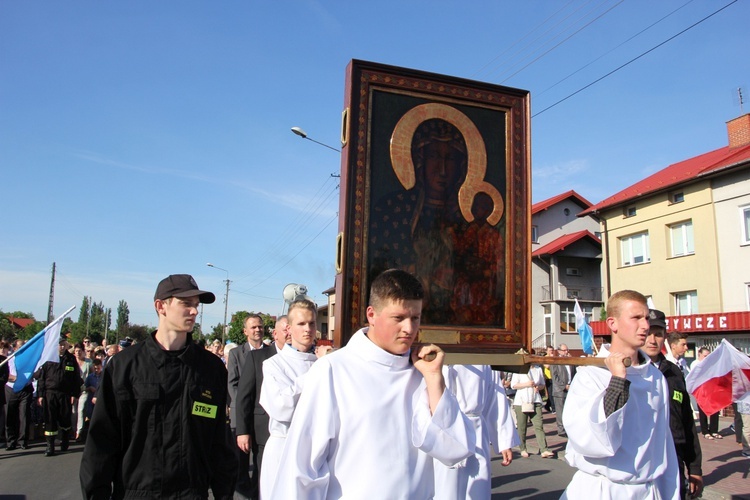 Powitanie ikony MB Częstochowskiej w parafii Chrystusa Dobrego Pasterza w Łowiczu