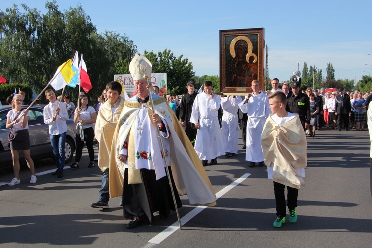 Powitanie ikony MB Częstochowskiej w parafii Chrystusa Dobrego Pasterza w Łowiczu