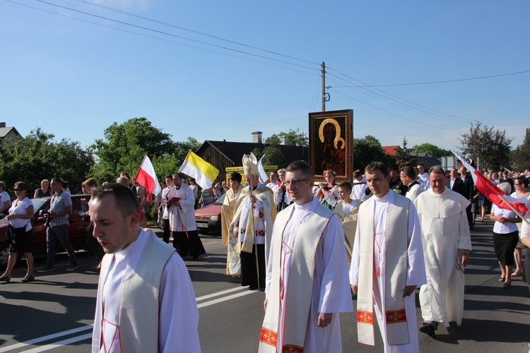 Powitanie ikony MB Częstochowskiej w parafii Chrystusa Dobrego Pasterza w Łowiczu