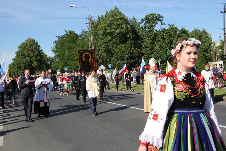 Powitanie ikony MB Częstochowskiej w parafii Chrystusa Dobrego Pasterza w Łowiczu