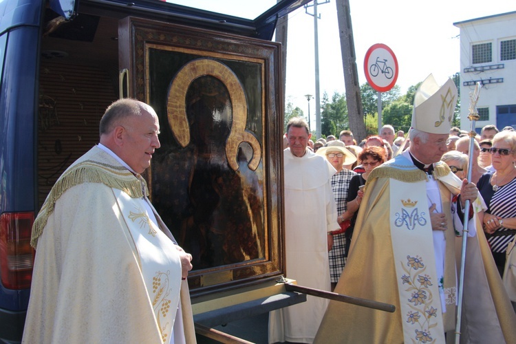 Powitanie ikony MB Częstochowskiej w parafii Chrystusa Dobrego Pasterza w Łowiczu