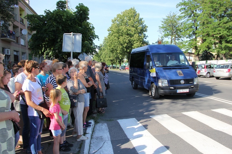 Powitanie ikony MB Częstochowskiej w parafii Chrystusa Dobrego Pasterza w Łowiczu