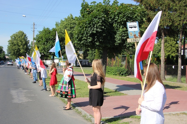 Powitanie ikony MB Częstochowskiej w parafii Chrystusa Dobrego Pasterza w Łowiczu