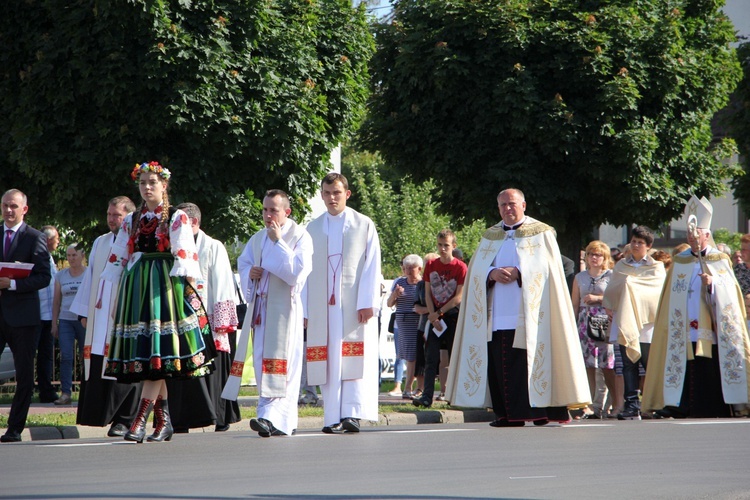 Powitanie ikony MB Częstochowskiej w parafii Chrystusa Dobrego Pasterza w Łowiczu