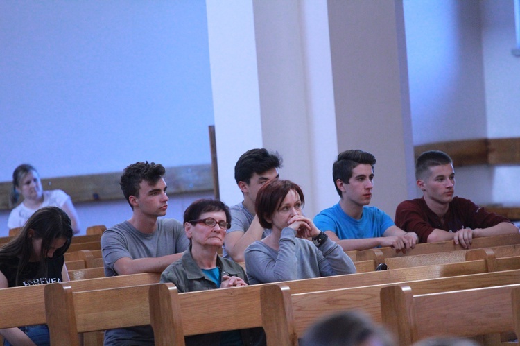 Czuwanie młodych w Dobrej