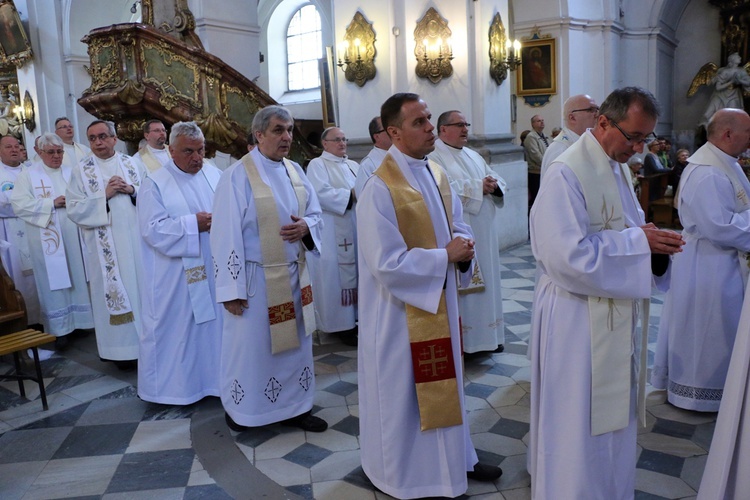 Pielgrzymka duchowieństwa do grobu św. Jadwigi