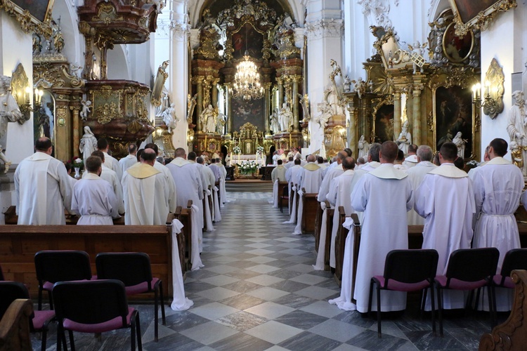 Pielgrzymka duchowieństwa do grobu św. Jadwigi