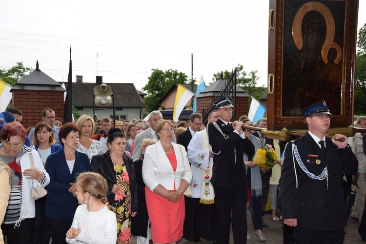 Powitanie ikony MB Częstochowskiej w Łyszkowicach