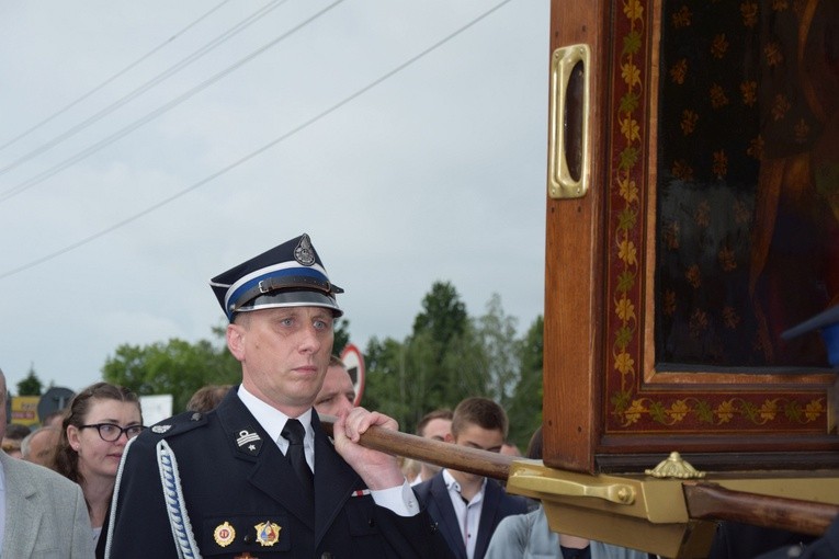 Powitanie ikony MB Częstochowskiej w Łyszkowicach