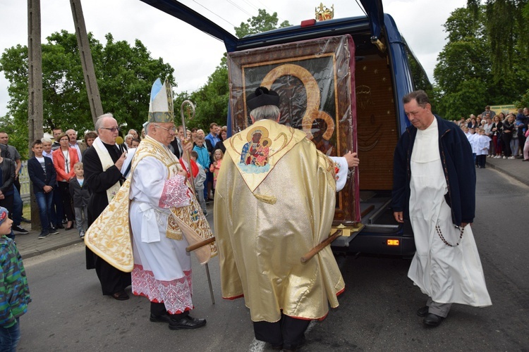 Powitanie ikony MB Częstochowskiej w Łyszkowicach