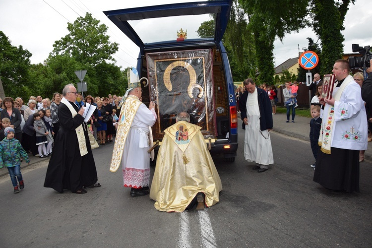 Powitanie ikony MB Częstochowskiej w Łyszkowicach