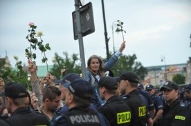 KSP: Frasyniuk odpowie za naruszenie nietykalności policjanta