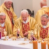 Jubileusze kapłańskie przeżywali abp Wojciech Ziemba, abp Edmund Piszcz oraz abp Józef Kowalczyk.