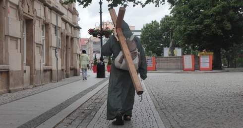 Mówi wszystko jedynie swoją obecnością 