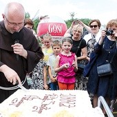 ▲	Pasterz Kościoła wrocławskiego zaznaczył, że dzieła parafialne to konkretne znaki, że Trójjedyny Bóg jest obecny we wspólnocie wiernych.