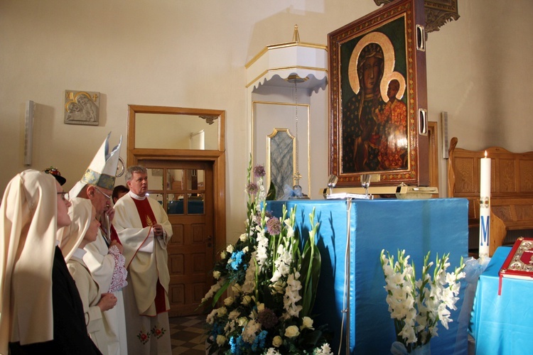 Powitanie ikony MB Częstochowskiej w parafii Świętego Ducha w Łowiczu