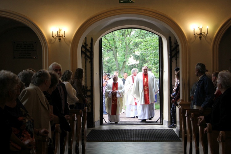Powitanie ikony MB Częstochowskiej w parafii Świętego Ducha w Łowiczu
