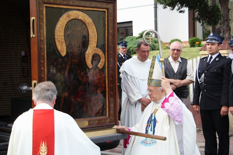 Powitanie ikony MB Częstochowskiej w parafii Świętego Ducha w Łowiczu